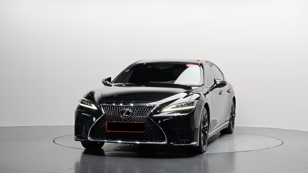 Lexus LS, 2022 — фото 3 из 12