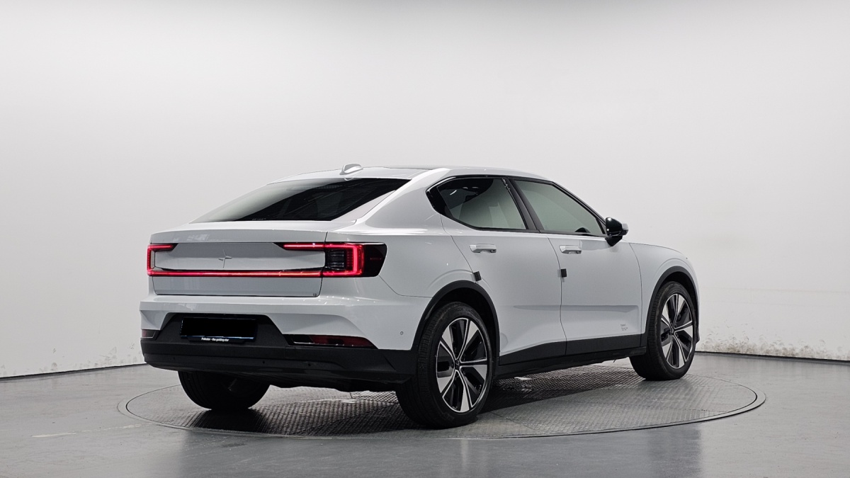 Polestar 2, 2023 — фото 2 из 12