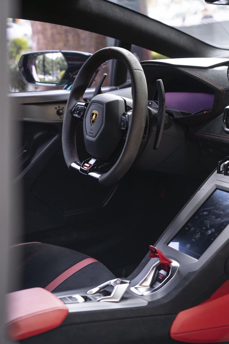 Lamborghini Huracán, 2023 — фото 4 из 8