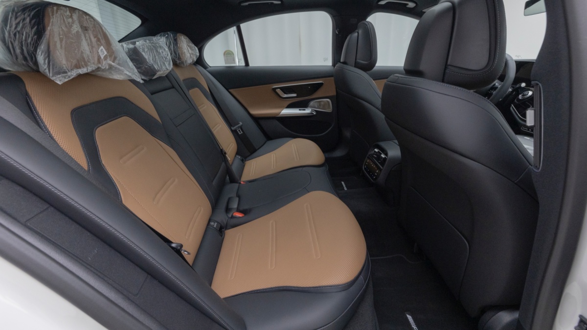 Mercedes-Benz E-Class, 2025 — фото 9 из 12