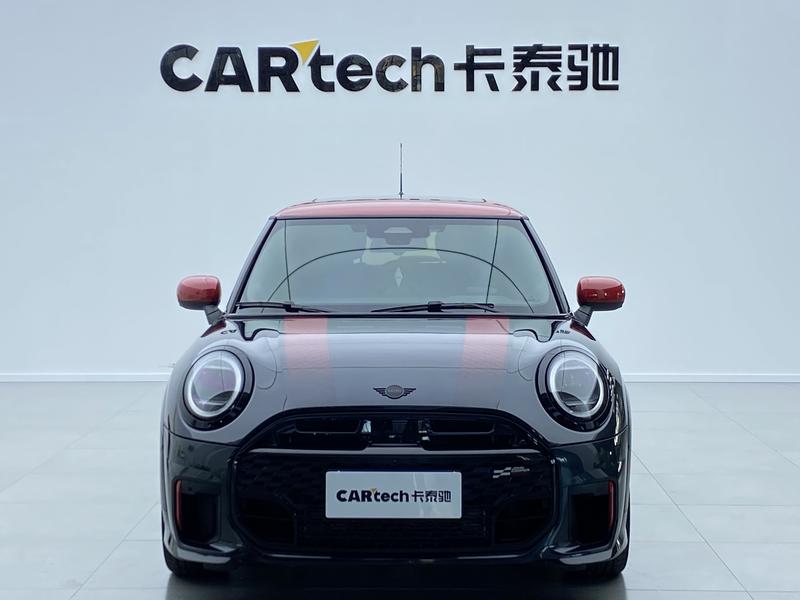 Mini Mini JCW, 2024 — фото 2 из 12