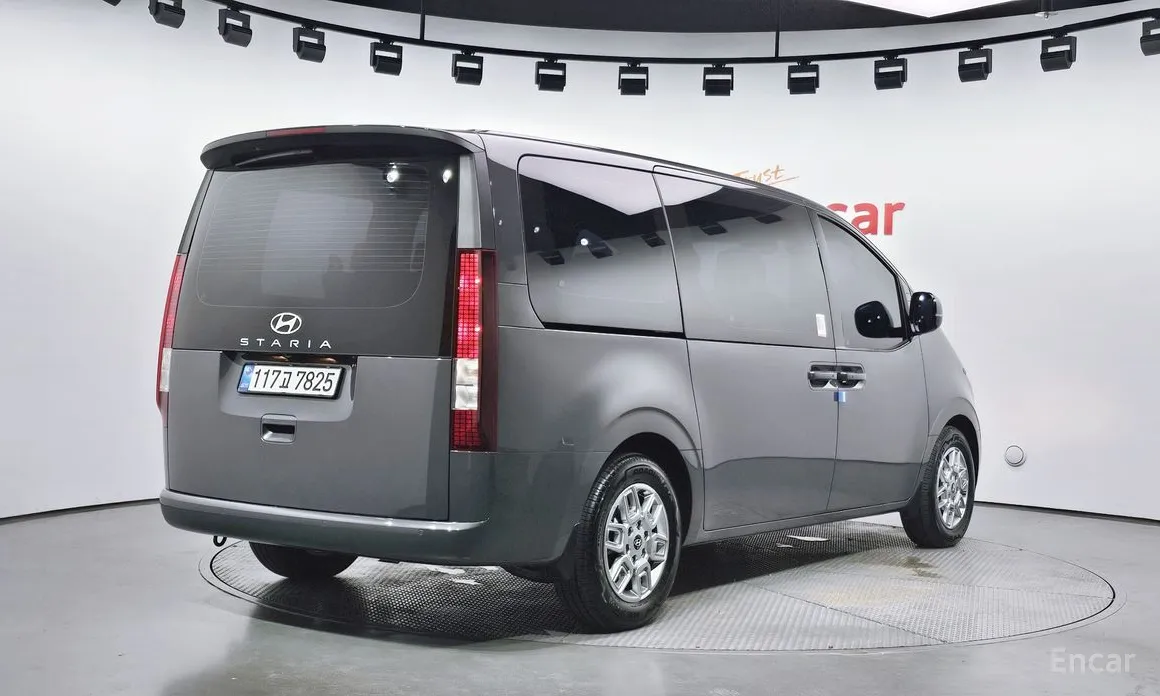 Hyundai Staria, 2025 — фото 2 из 12