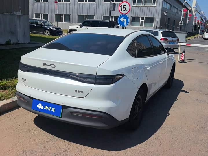 BYD Seal 05 DM-i Hybrid, 2025 — фото 3 из 9