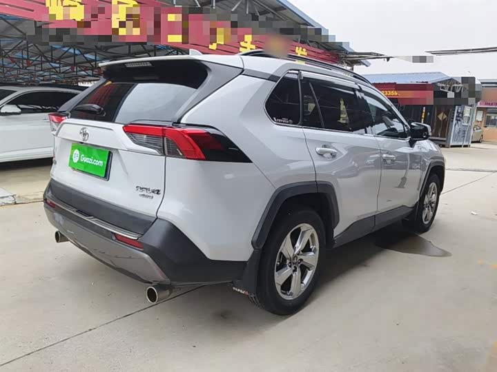 Toyota RAV4, 2021 — фото 7 из 9
