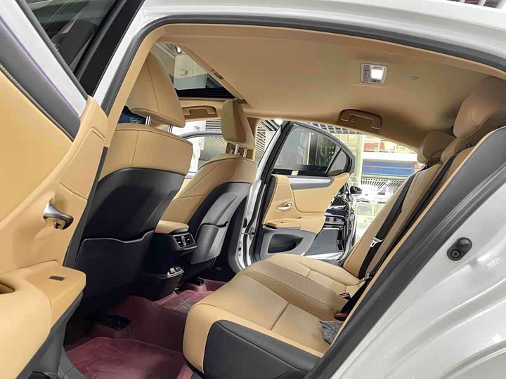 Lexus ES, 2025 — фото 5 из 9