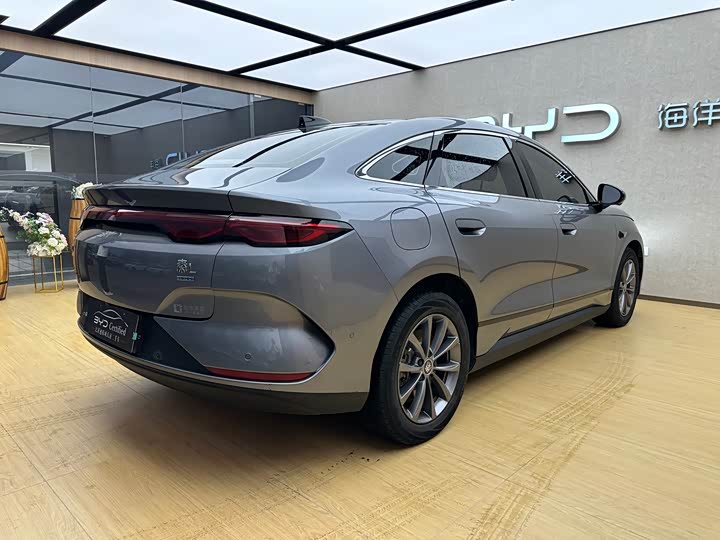 BYD Qin L, 2025 — фото 5 из 9