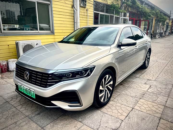 Volkswagen Passat Hybrid, 2022 — купить в Самаре под ключ
