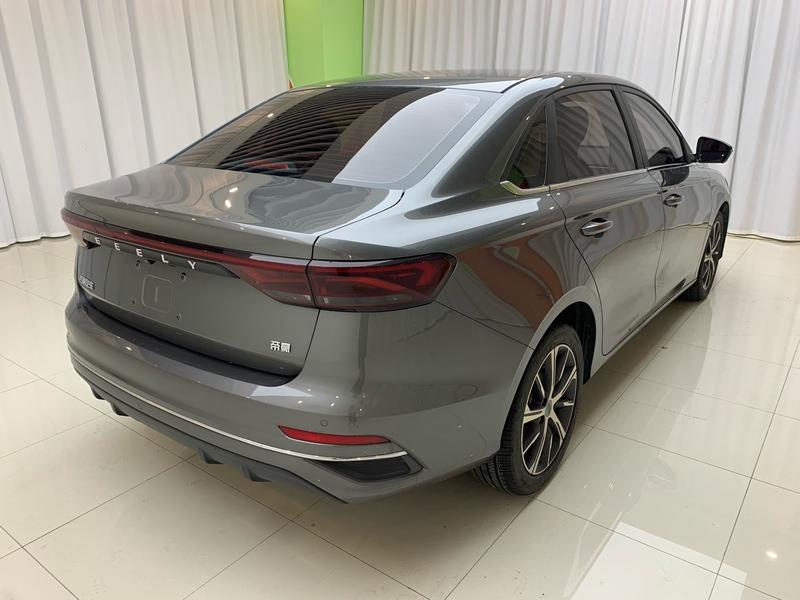 Geely Emgrand, 2022 — фото 6 из 12