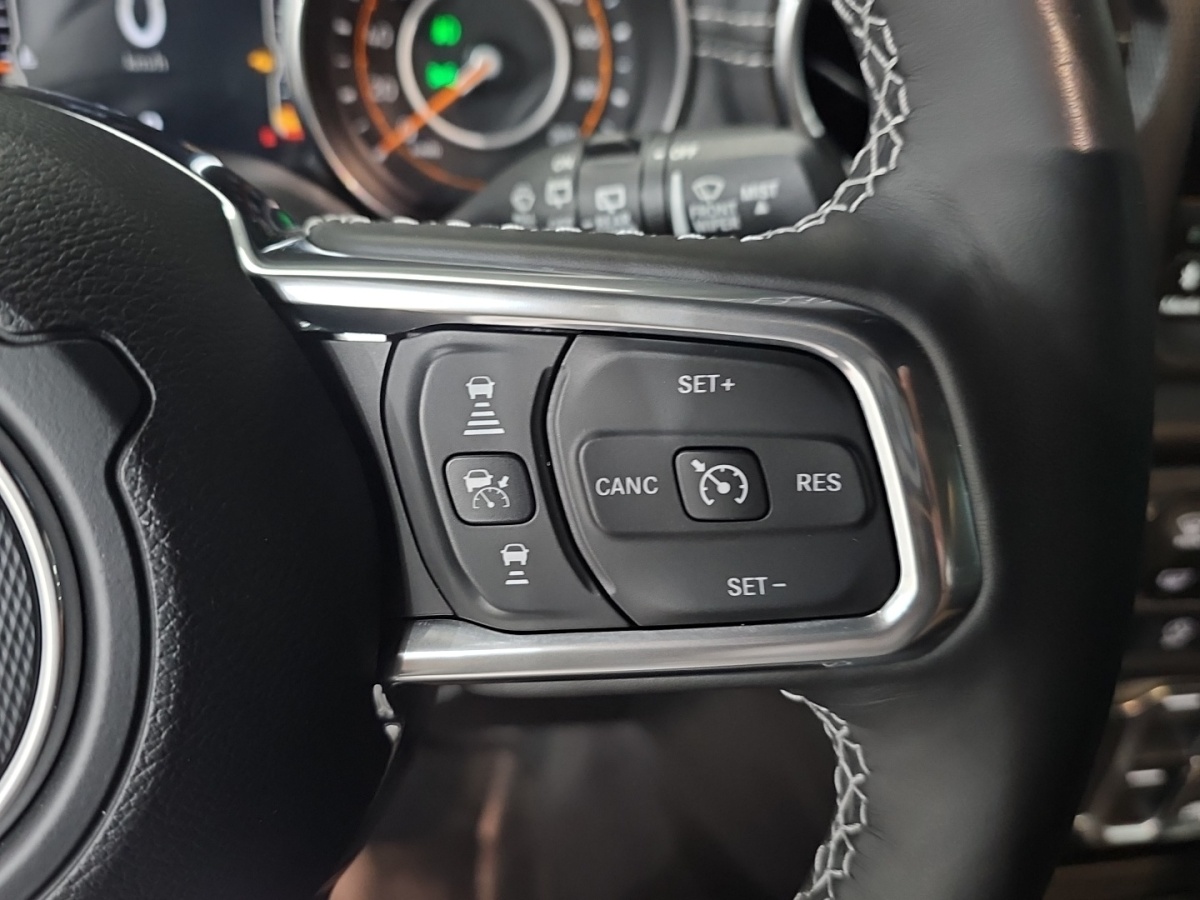 Jeep Wrangler, 2023 — фото 10 из 12