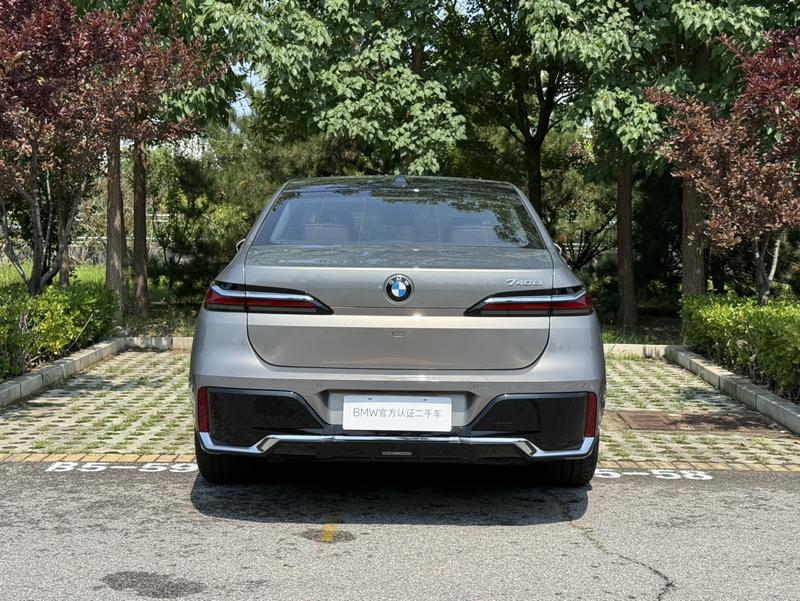 BMW 7 Series, 2025 — фото 4 из 11