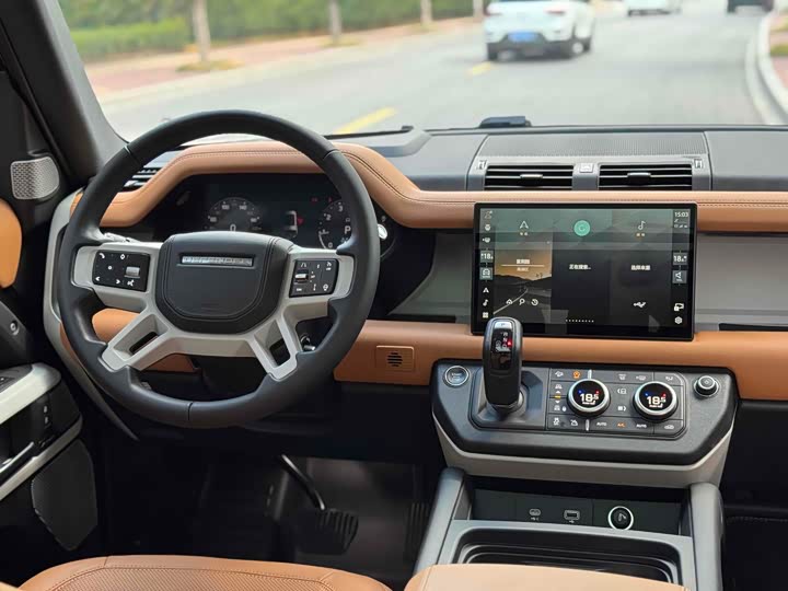 Land Rover Defender, 2023 — фото 5 из 12