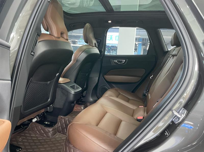 Volvo XC60, 2022 — фото 9 из 10