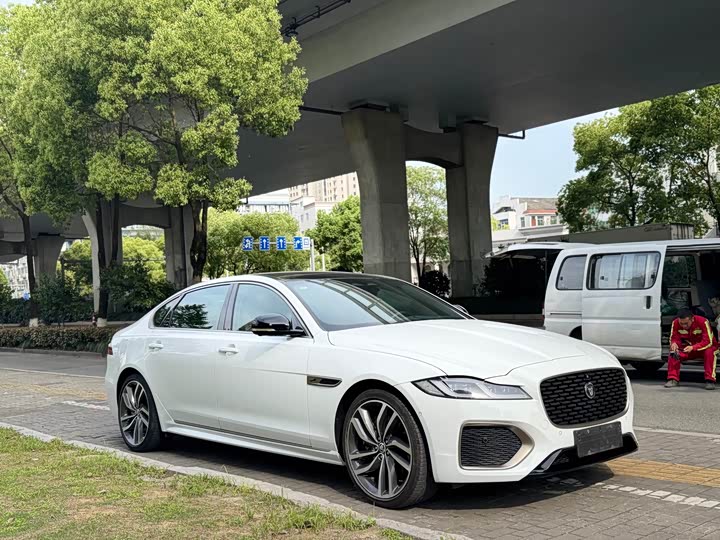 Jaguar XF L, 2024 — фото 3 из 9
