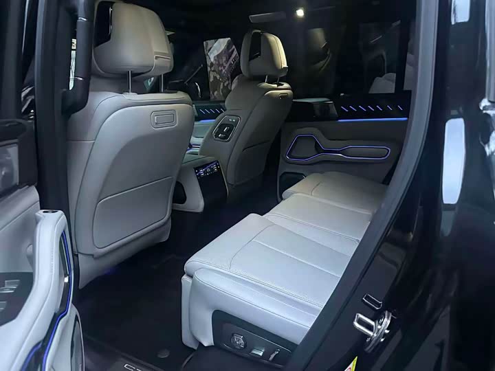 BYD FangChengBao Leopard 8, 2026 — фото 6 из 9