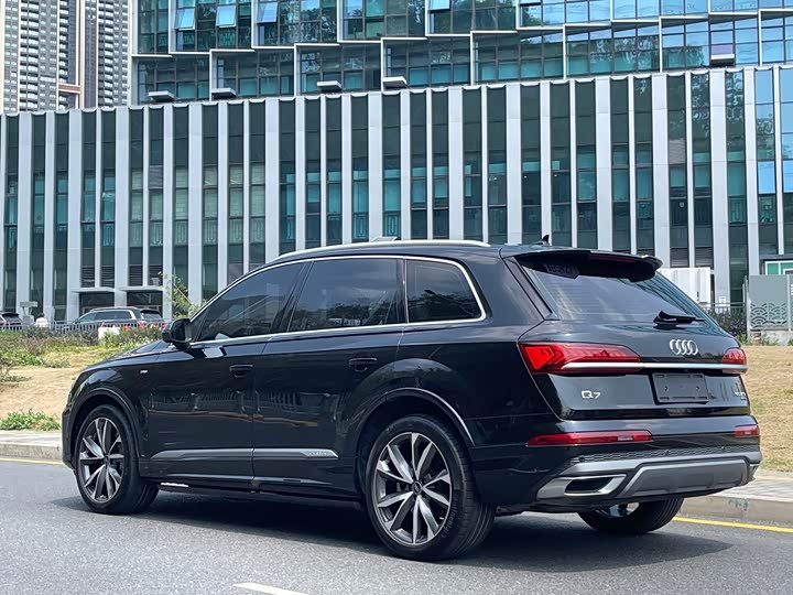 Audi Q7, 2023 — фото 4 из 9