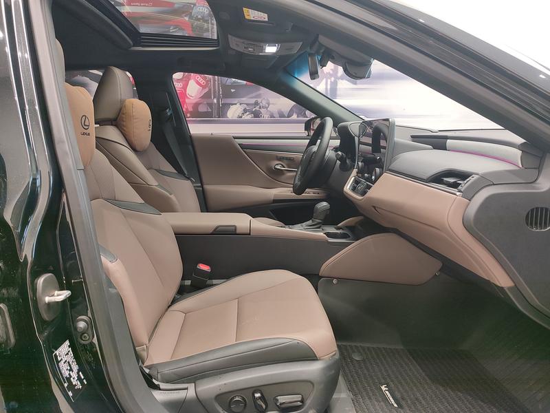Lexus ES, 2025 — фото 10 из 12