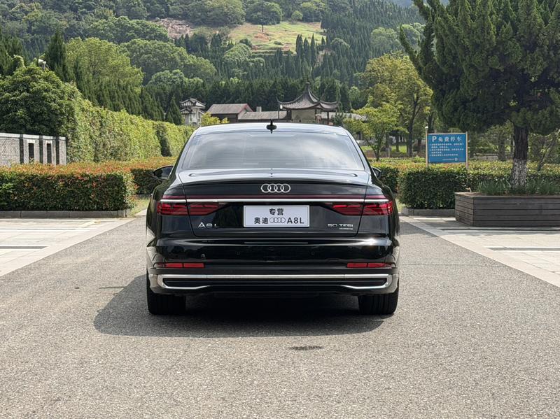 Audi A8, 2023 — фото 5 из 10