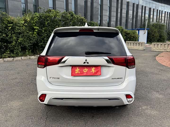 Mitsubishi Outlander, 2021 — фото 6 из 9