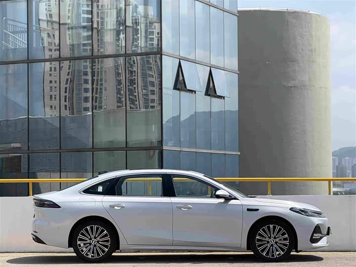 Geely Galaxy A7, 2025 — фото 7 из 9