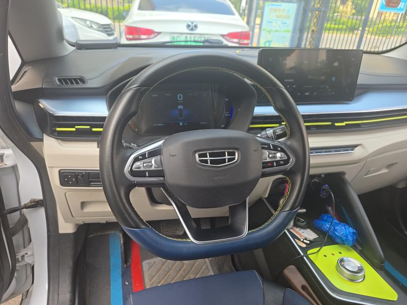 Geely Geometry EX3, 2022 — фото 7 из 12