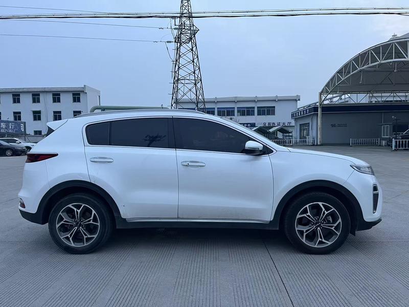 Kia KX5, 2022 — фото 8 из 12
