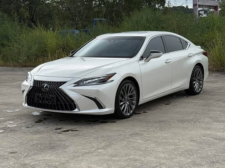 Lexus ES, 2023 — фото 3 из 9