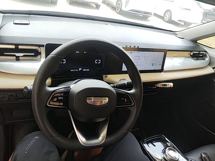 Geely Geometry E Firefly, 2023 — фото 6 из 9