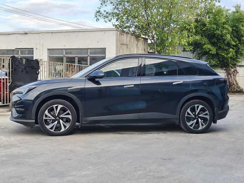 BAIC Arcfox Alpha T5, 2024 — фото 3 из 9