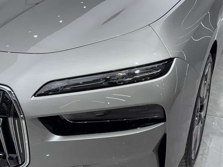 BMW i7, 2023 — фото 4 из 9