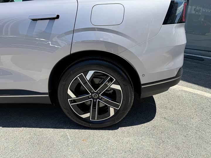 Volvo XC70 Hybrid, 2025 — фото 8 из 9