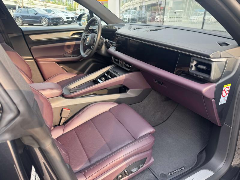 Porsche Macan EV, 2024 — фото 10 из 12