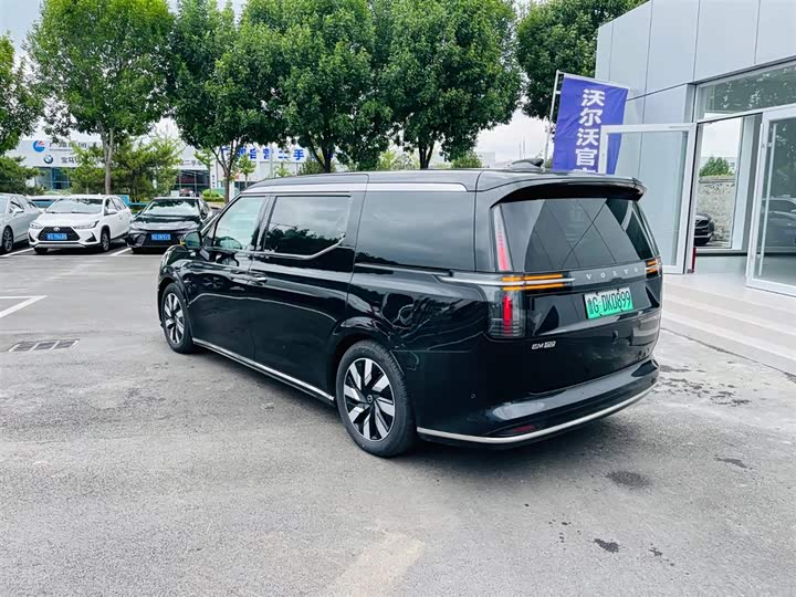Volvo EM90, 2024 — фото 4 из 9