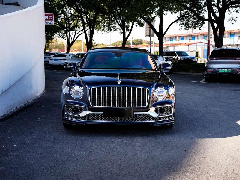 Bentley Flying Spur, 2021 — фото 2 из 12