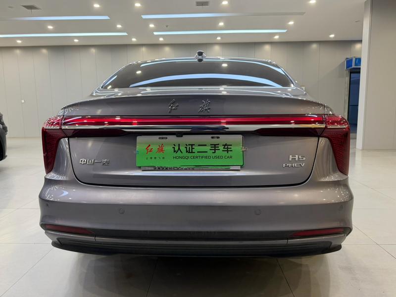 Hongqi H5 Hybrid, 2025 — фото 5 из 12