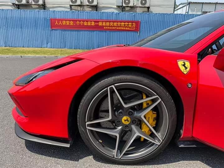 Ferrari F8, 2022 — фото 6 из 9