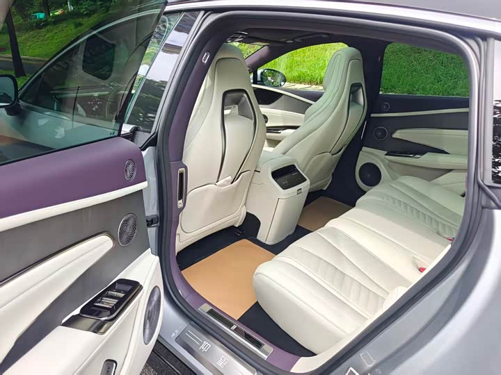 BYD Yangwang U7, 2025 — фото 7 из 9