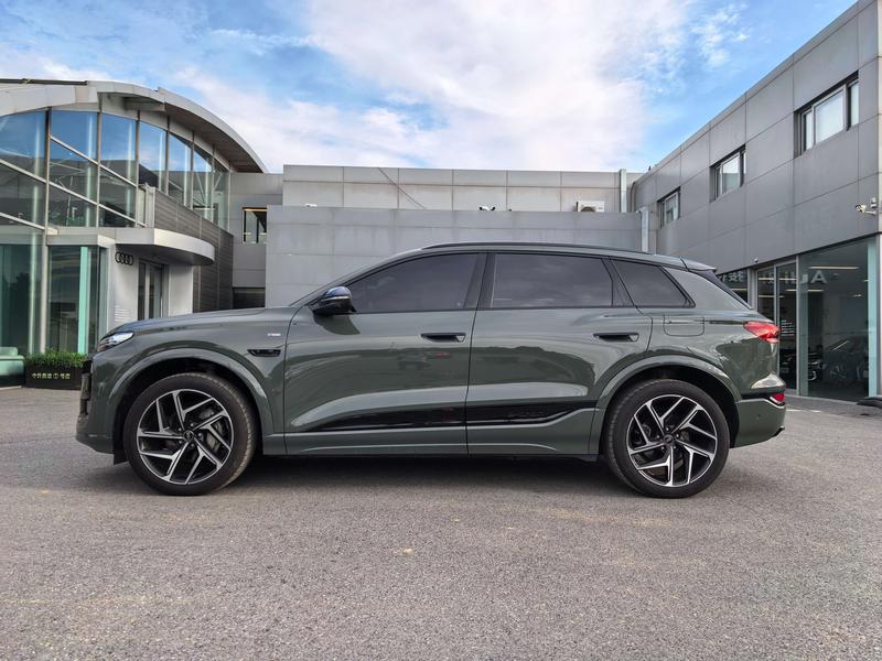 Audi Q6L e-tron, 2025 — фото 4 из 12