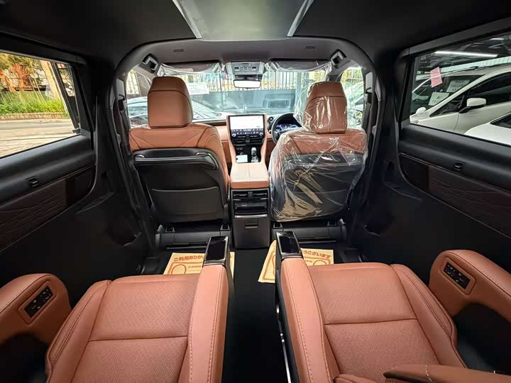 Toyota Alphard, 2026 — фото 8 из 9