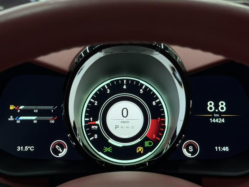 Aston Martin V8 Vantage, 2022 — фото 7 из 12