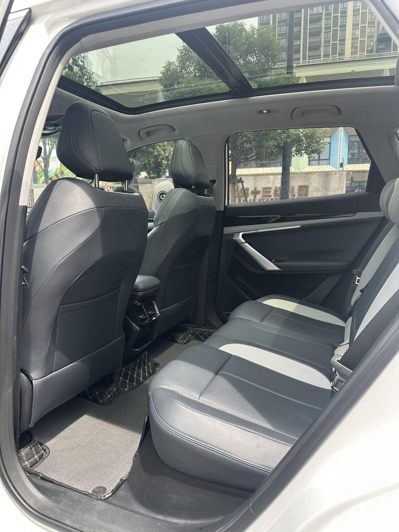 Geely Atlas L, 2024 — фото 11 из 12