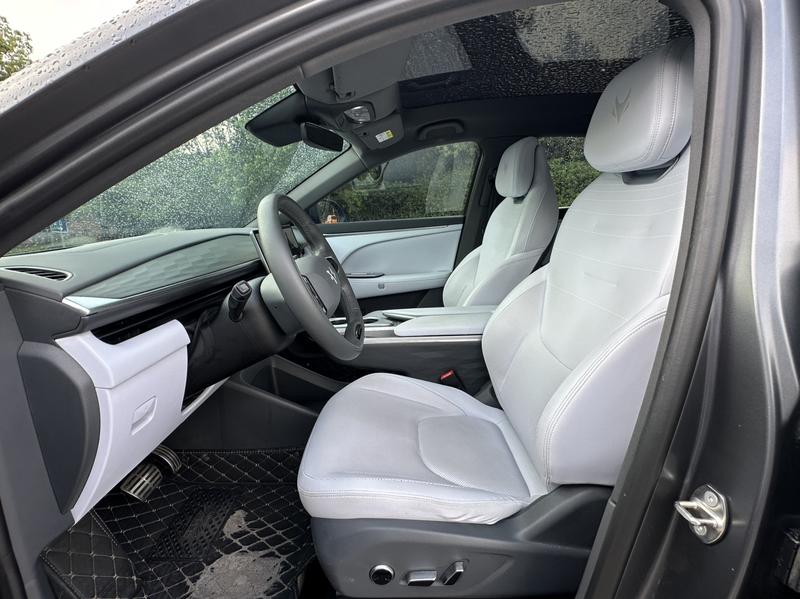BAIC Arcfox Alpha T5, 2024 — фото 11 из 12
