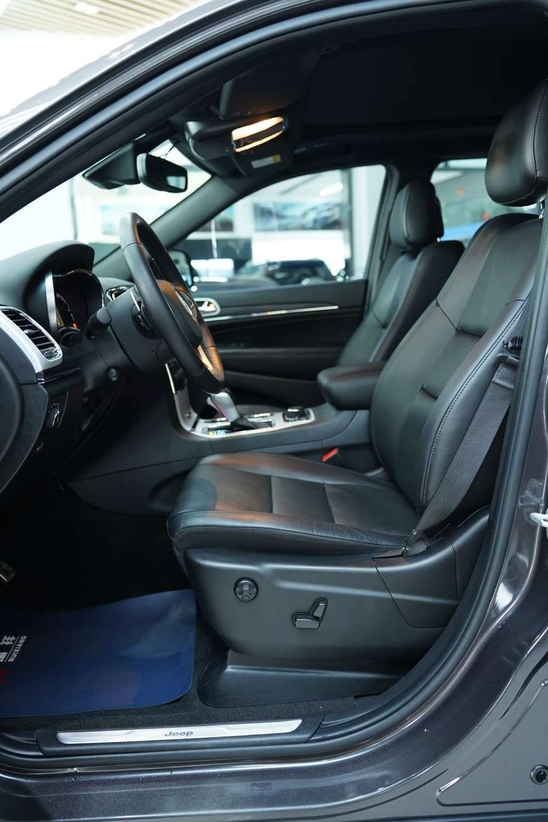 Jeep Grand Cherokee, 2022 — фото 11 из 12