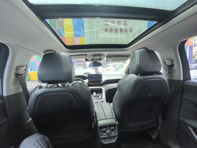 Peugeot 5008, 2022 — фото 10 из 12