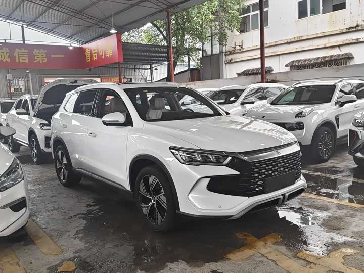 BYD Song Pro Hybrid, 2024 — фото 3 из 9