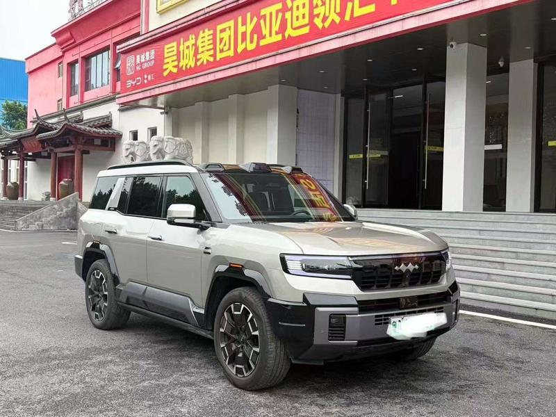 BYD FangChengBao Leopard 8, 2025 — фото 3 из 10