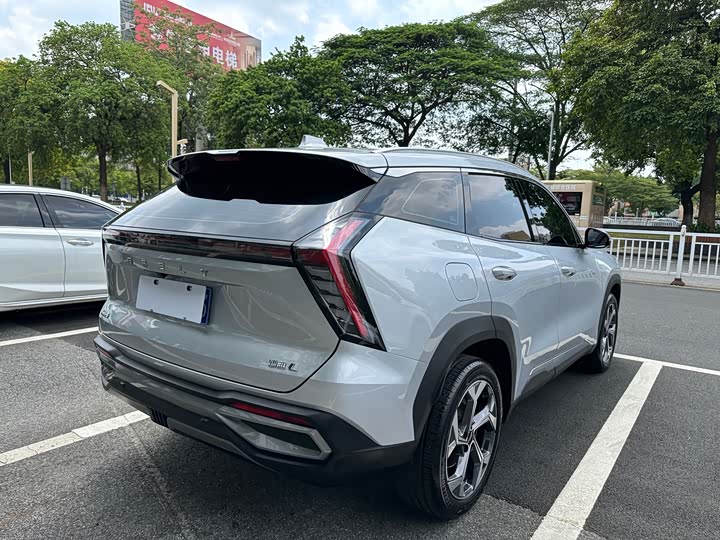 Geely Atlas L, 2024 — фото 6 из 9