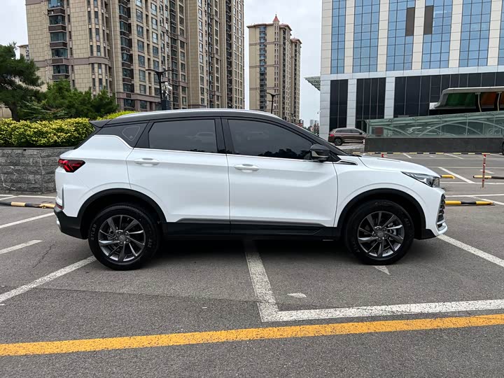 Geely Coolray, 2024 — фото 7 из 9