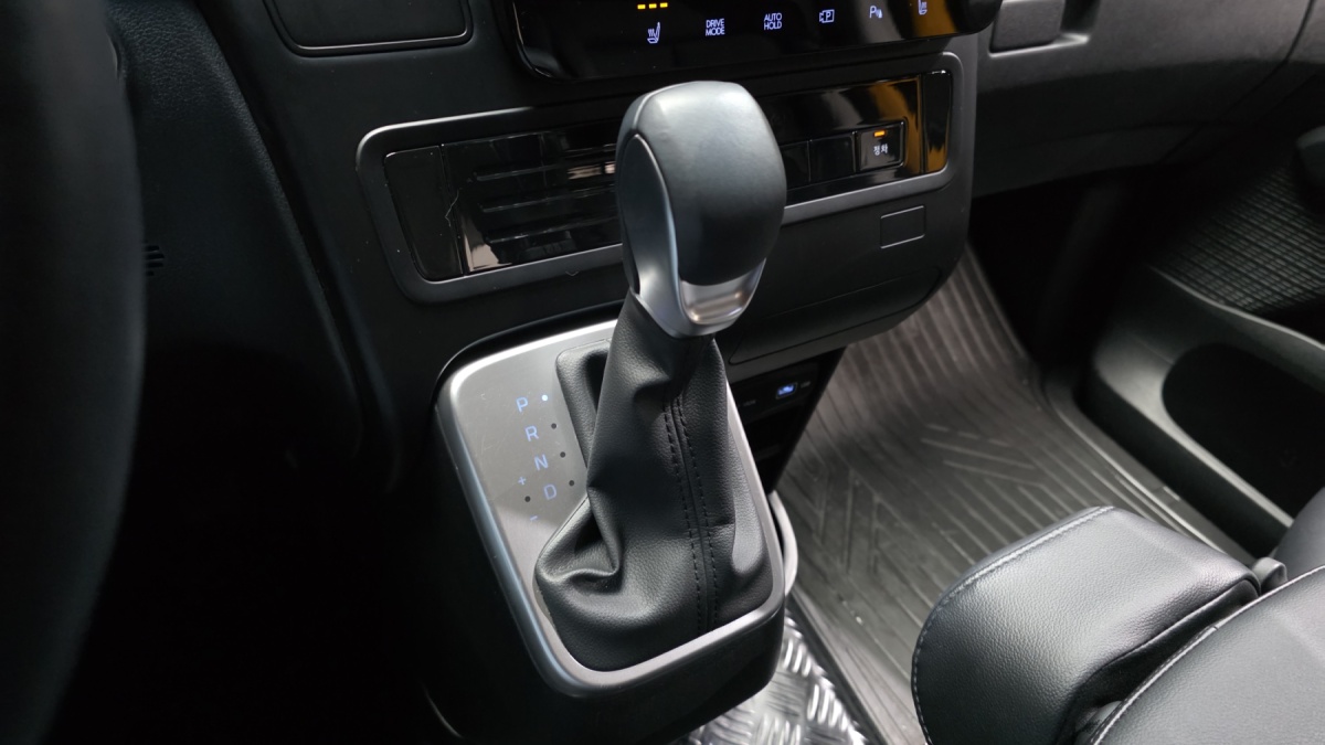 Hyundai Staria, 2023 — фото 8 из 12