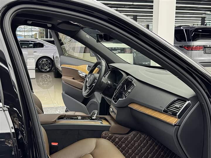 Volvo XC90, 2021 — фото 8 из 9
