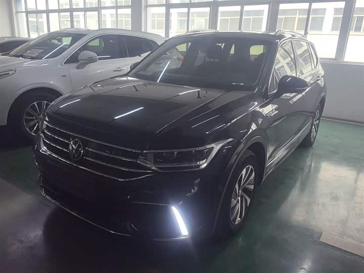Volkswagen Tiguan L Hybrid, 2022 — купить в Костроме под ключ